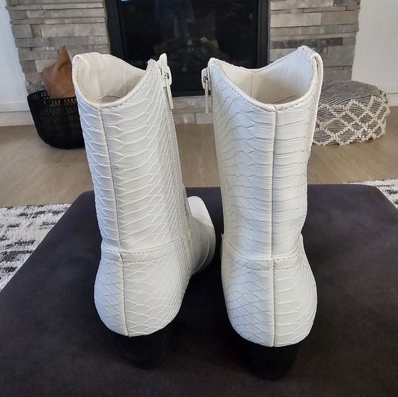 Women's White Croc-Embossed Ankle Boots - Picture 3 of 7